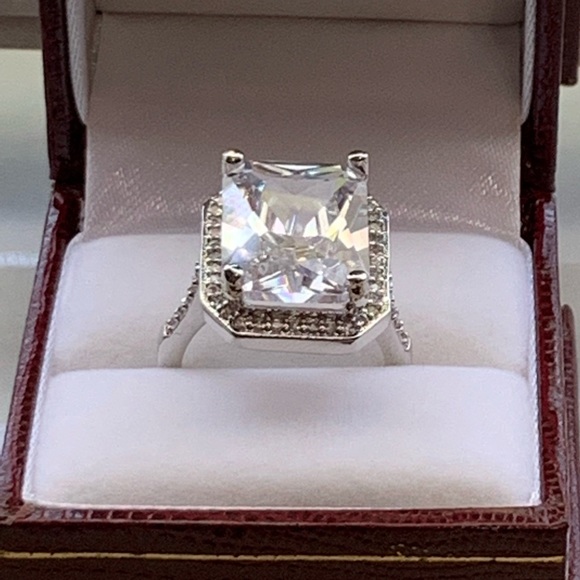 NEW 💕Fun Sapphire Bling Ring Emerald Cut Sapphire - Picture 8 of 8